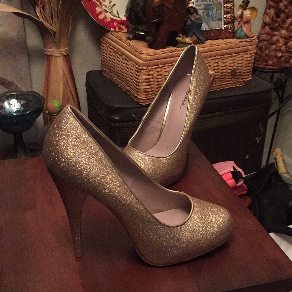 Heels ๐ - Picture 2 of 4